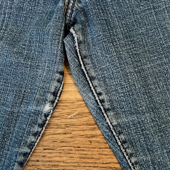 Women’s Levi’s 505 Straight Distressed Wash Jeans - Picture 9 of 9